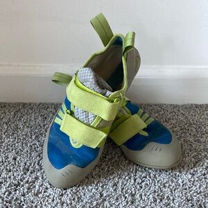 Butora Rock Climbing Shoes